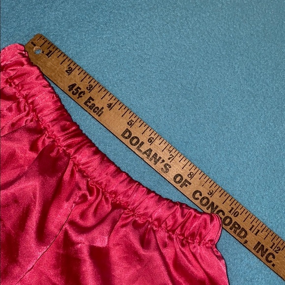 PRIVATE LUXURIES hot pink pajama shorts elastic waistband silky soft size S - Picture 2 of 7
